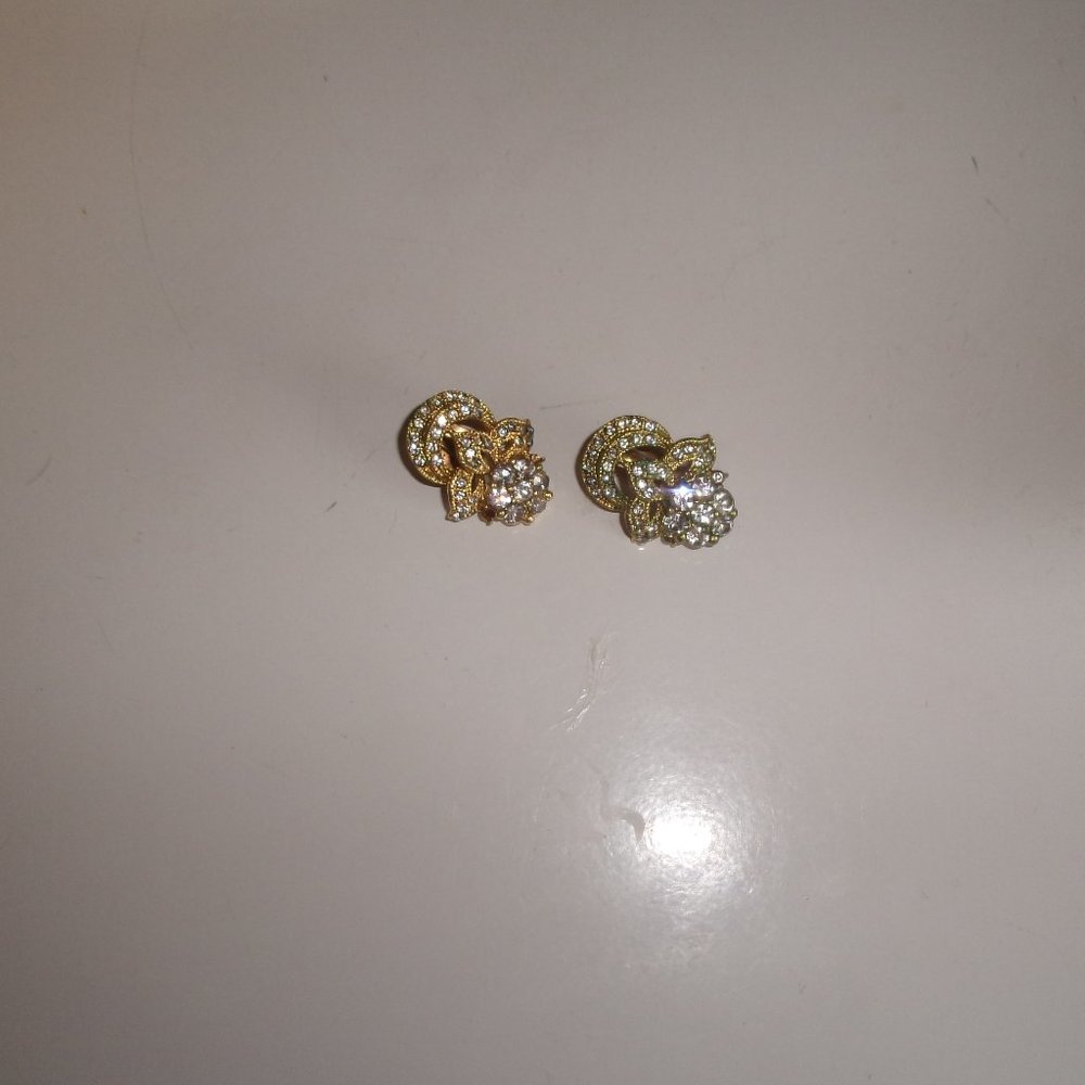 Vintage clip earrings gold rhinestones flowers